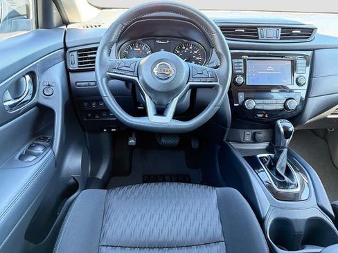Used 2017 Nissan Rogue SV w/ SV Premium Package AWD/4WD image 22