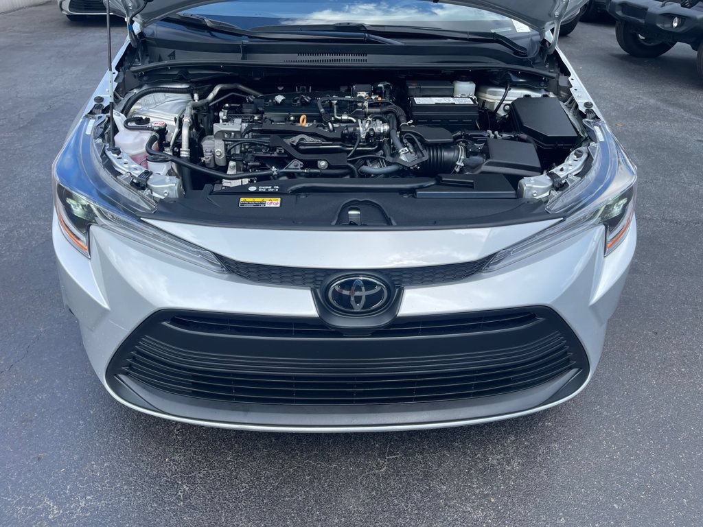 Used 2025 Toyota Corolla LE FWD image 21