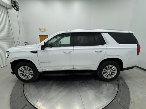 Used 2024 GMC Yukon SLT w/ SLT Luxury Package image 15