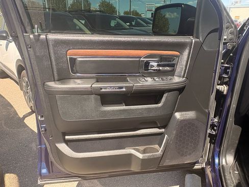 Used 2017 RAM 1500 Laramie w/ Convenience Group AWD/4WD image 13