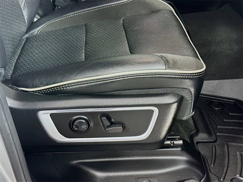 Used 2024 RAM 1500 Laramie image 23