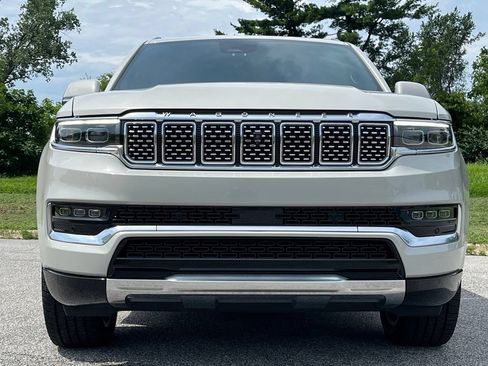 Used 2022 Jeep Grand Wagoneer Series II w/ Flexible Seating Group AWD/4WD image 2