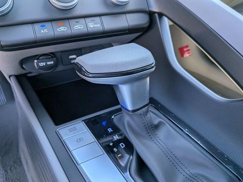 New 2026 Hyundai Elantra SE FWD image 24