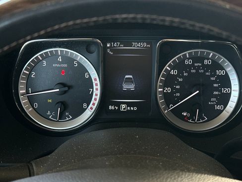 Used 2017 Nissan Titan Platinum Reserve RWD image 21