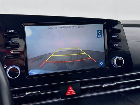 Used 2021 Hyundai Elantra SEL w/ Convenience Package image 10