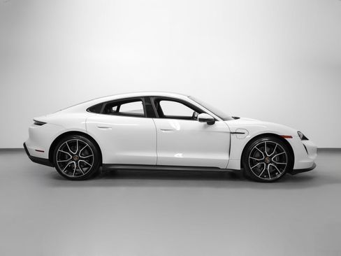 Used 2023 Porsche Taycan image 13