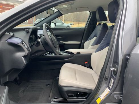 Used 2020 Lexus UX 250h w/ Accessory Package image 11