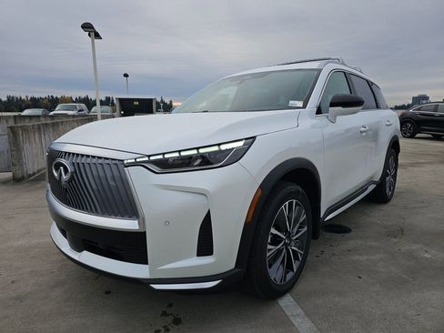 New 2026 INFINITI QX60 Luxe w/ Family Package image 4