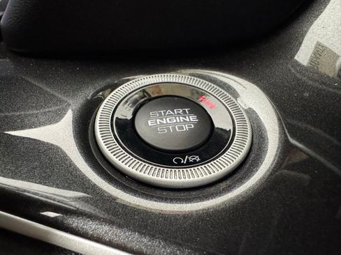 Used 2023 Jeep Grand Cherokee Altitude RWD image 33