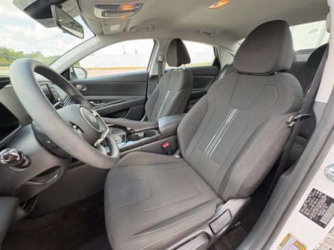 Used 2026 Hyundai Elantra Hybrid FWD image 25