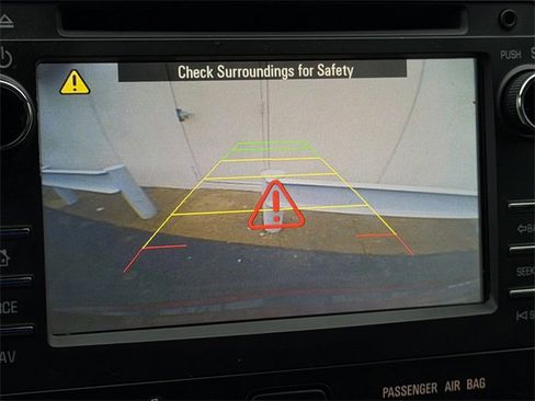 Used 2016 Chevrolet Traverse LT w/ Style and Technology Package image 18