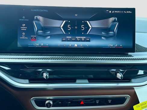 New 2026 BMW X7 M60i image 36