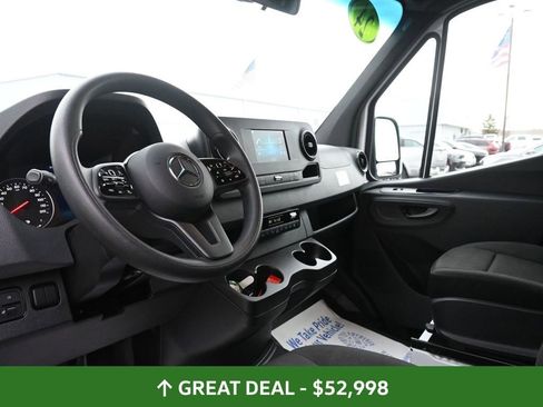 Used 2024 Mercedes-Benz Sprinter 2500 image 23