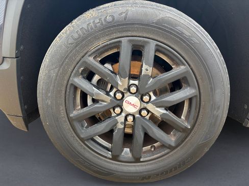 Used 2019 GMC Acadia SLT w/ LPO, Floor Liner Package AWD/4WD image 14