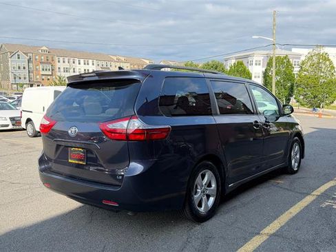 Used 2018 Toyota Sienna LE FWD image 11