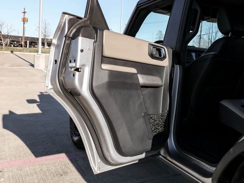 Used 2022 Ford Bronco Wildtrak image 43