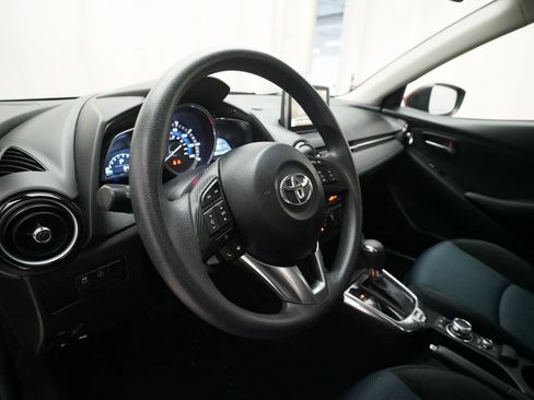 Used 2017 Toyota Yaris iA image 8