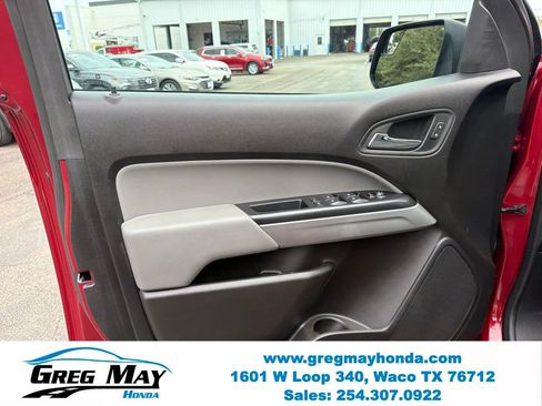 Used 2017 Chevrolet Colorado LT w/ LT Convenience Package RWD image 10