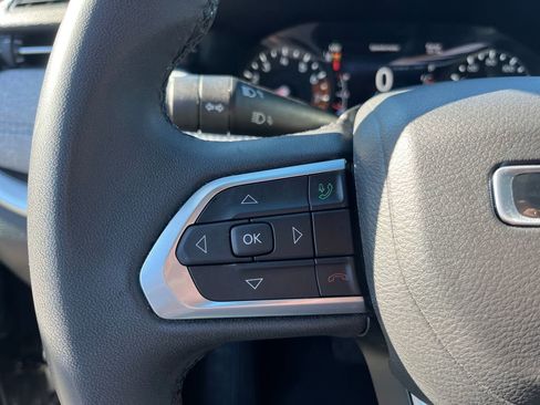 Used 2024 Jeep Compass Latitude AWD/4WD image 21