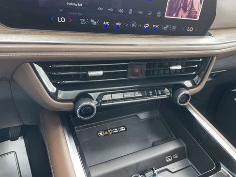 Used 2025 Chevrolet Tahoe High Country image 20