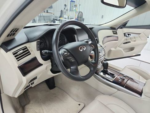 Used 2019 INFINITI Q70 L 3.7 w/ Sensory Package AWD/4WD image 18