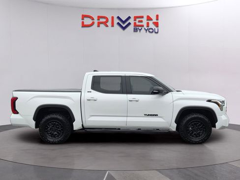 Used 2025 Toyota Tundra SR5 w/ SR5 Premium Package AWD/4WD image 6
