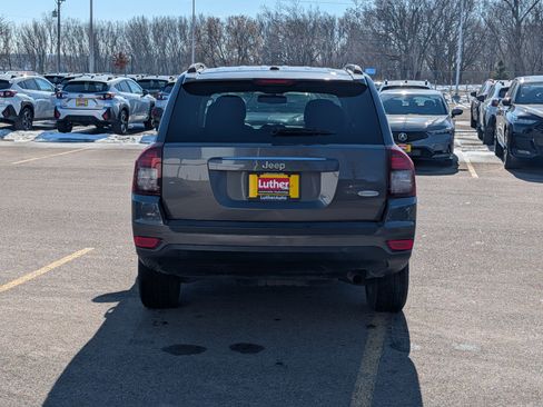 Used 2017 Jeep Compass Latitude image 6