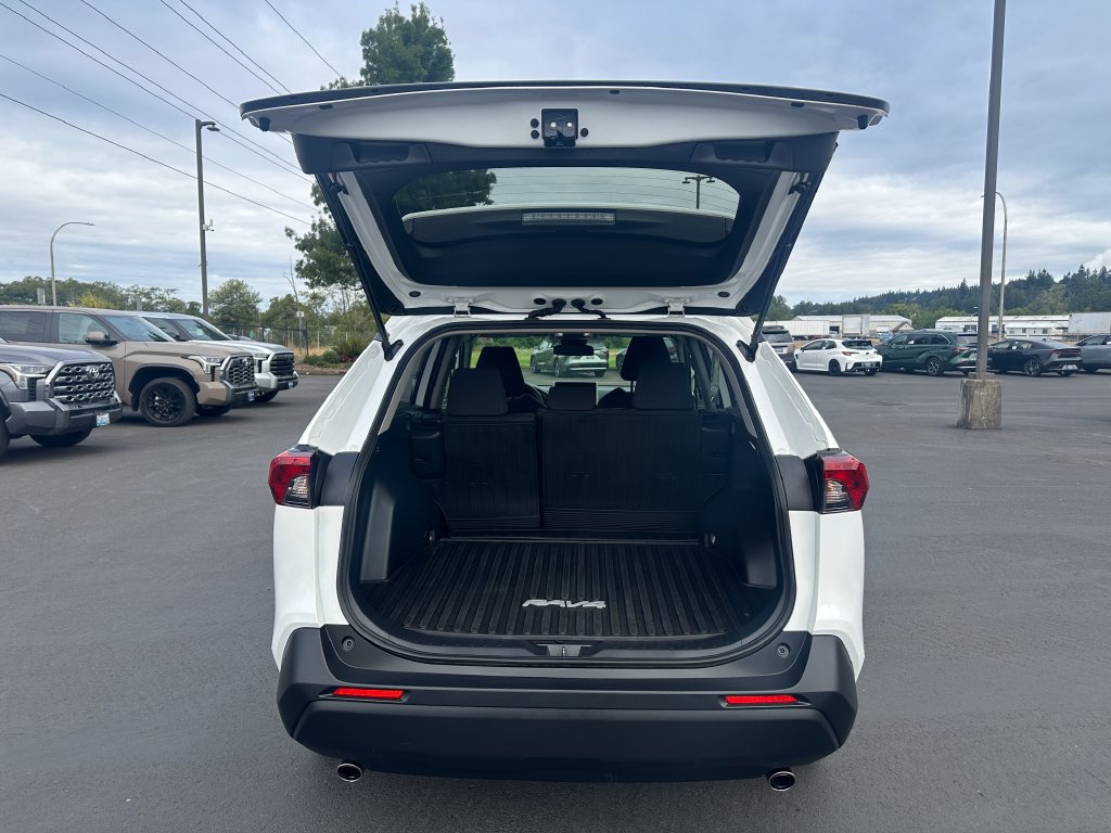 Certified 2023 Toyota RAV4 LE AWD/4WD image 12