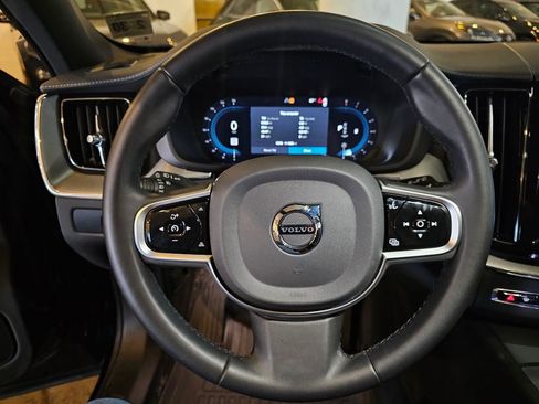Certified 2025 Volvo XC60 B5 Ultra AWD/4WD image 21