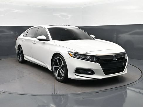 Used 2019 Honda Accord Sport image 9