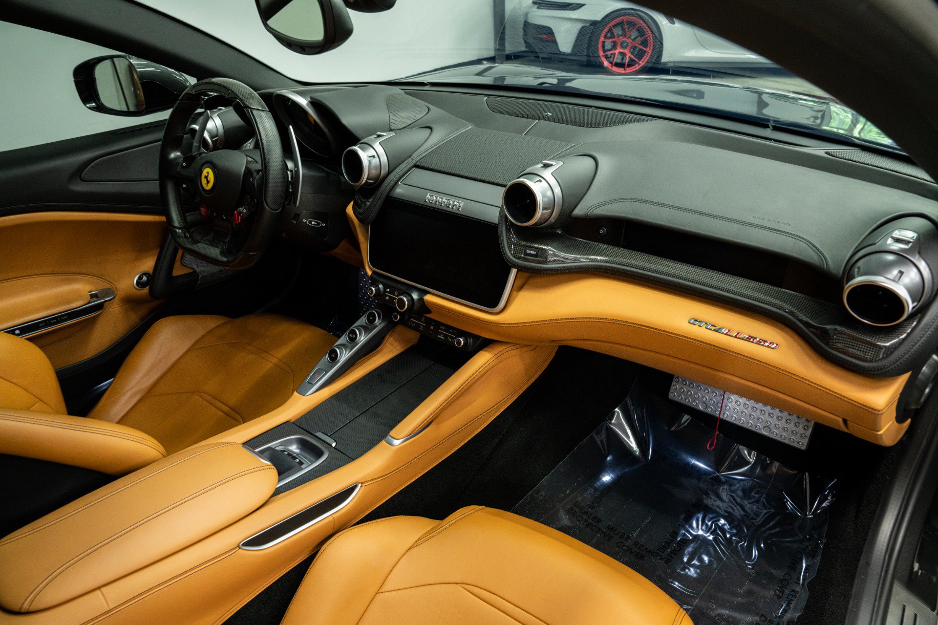 Used 2018 Ferrari GTC4Lusso AWD/4WD image 13