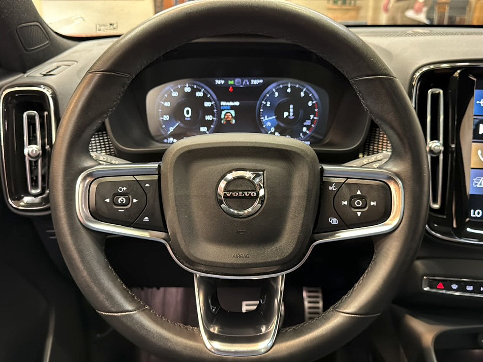 Used 2022 Volvo XC40 T5 R-Design AWD/4WD image 17