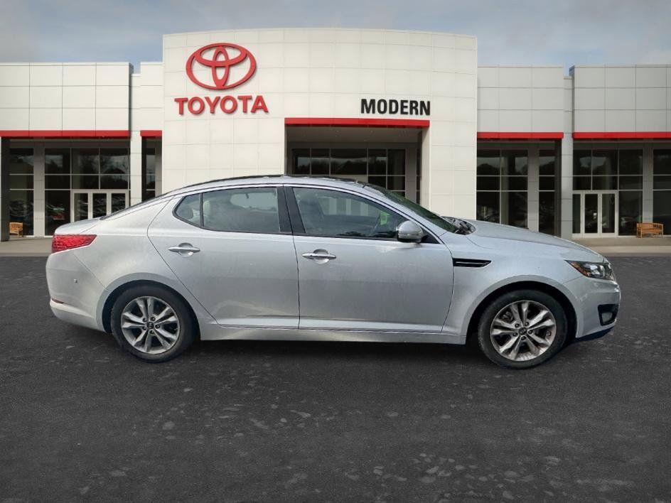 Used 2011 Kia Optima EX w/ Premium Pkg FWD image 18