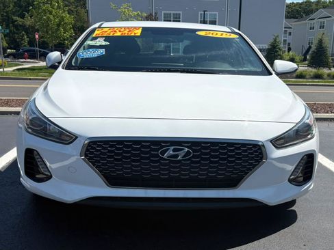 Used 2019 Hyundai Elantra GT FWD image 2