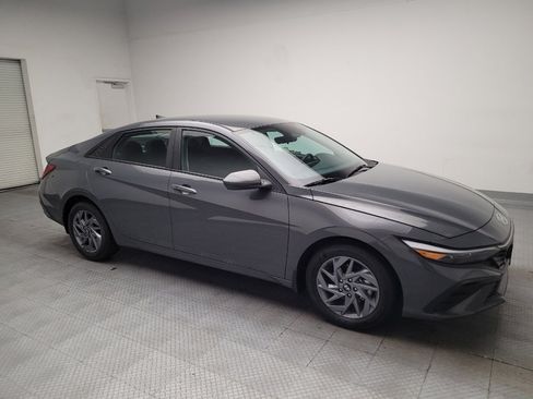 Used 2024 Hyundai Elantra SEL FWD image 11