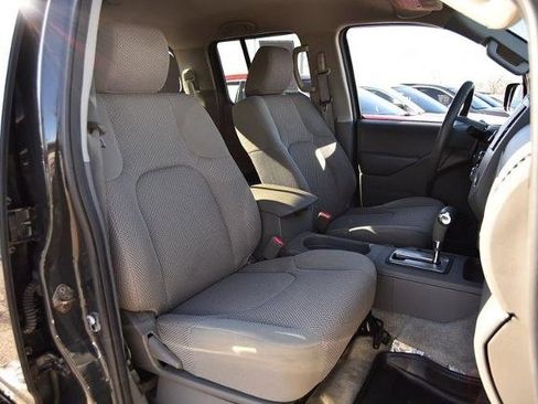 Used 2015 Nissan Frontier SV w/ SV Value Truck Package image 18