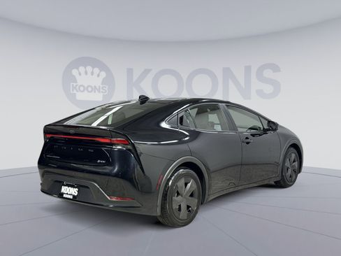 Used 2025 Toyota Prius LE image 12