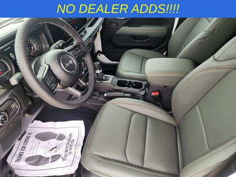 New 2026 Jeep Gladiator Mojave AWD/4WD image 13