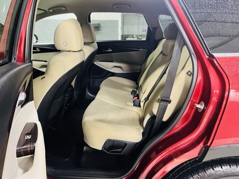 Used 2019 Kia Sorento LX image 26