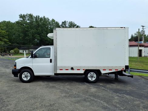 Used 2023 GMC Savana 3500 w/ Power Convenience Package RWD image 8