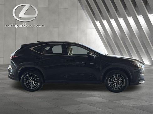Certified 2025 Lexus NX 250 FWD w/ Accessory Package (Z1) image 4