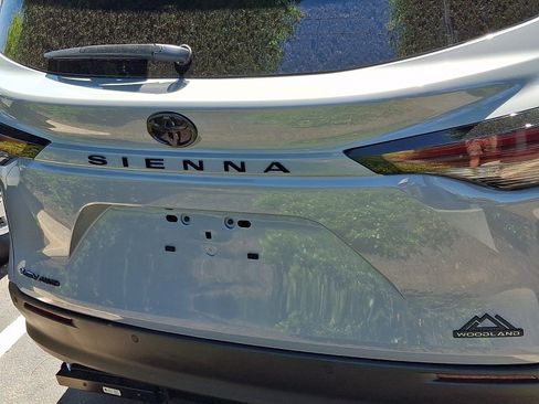 New 2026 Toyota Sienna XLE Woodland Edition AWD/4WD image 5