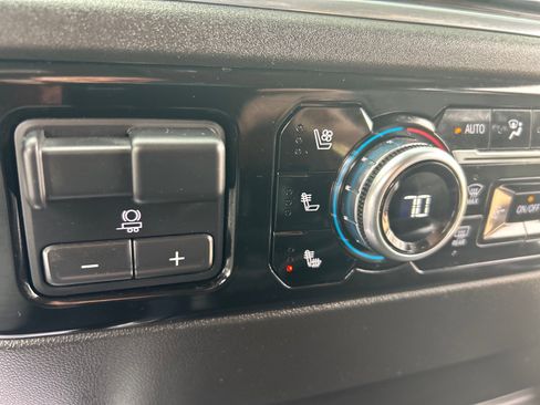 Used 2024 GMC Sierra 2500 SLT w/ SLT Premium Package image 31