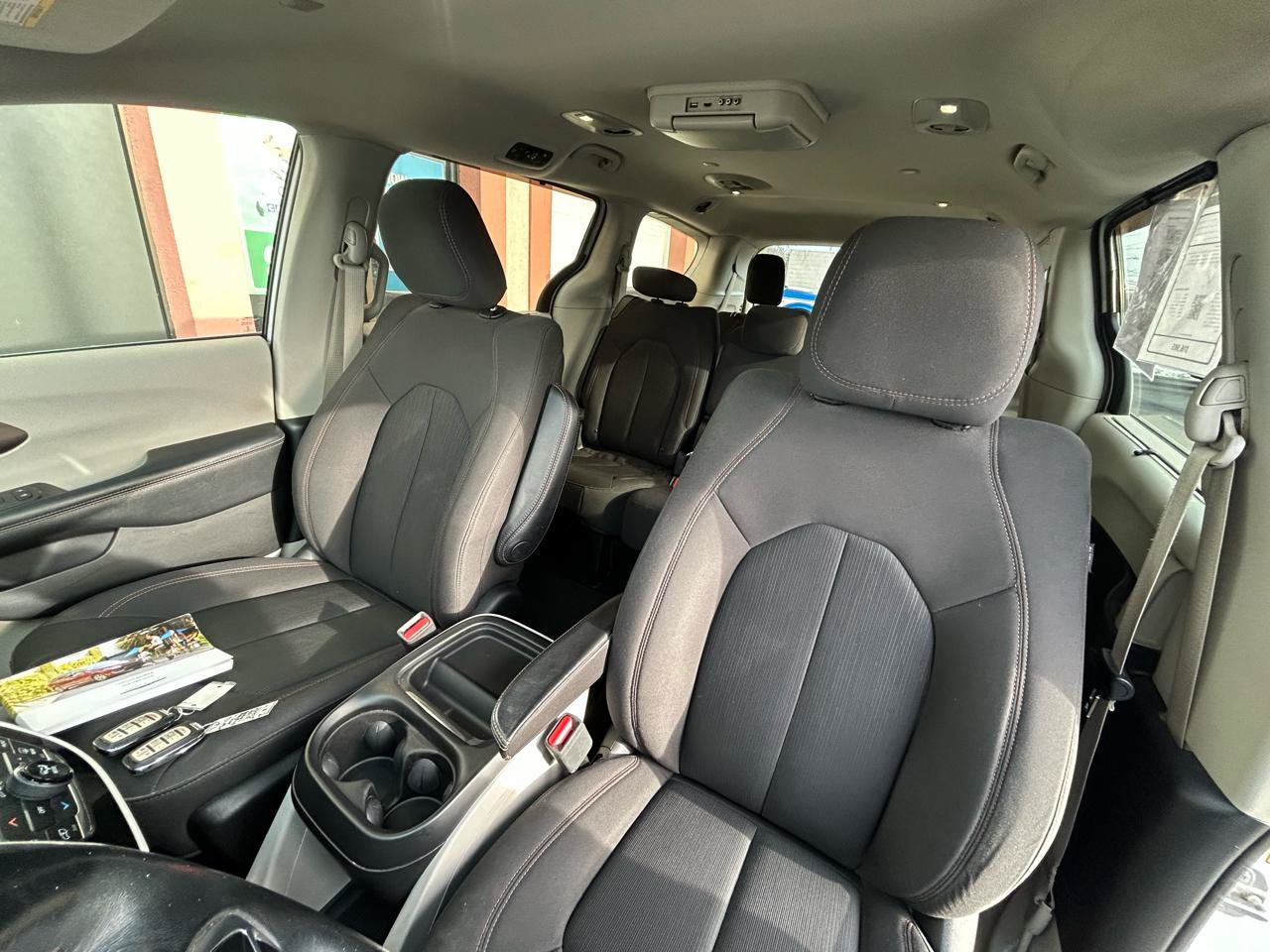 Used 2019 Chrysler Pacifica Touring Plus w/ Tire & Wheel Group FWD image 10