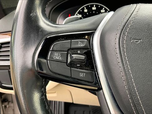 Used 2019 BMW 530i w/ Convenience Package image 19