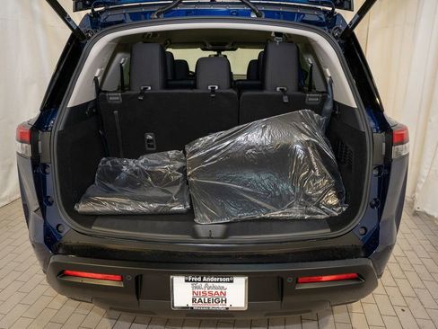 New 2026 Nissan Pathfinder SV image 6