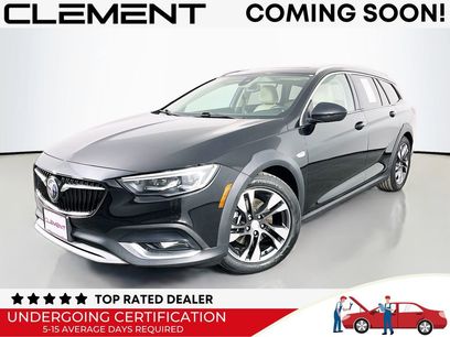Used 2018 Buick Regal Essence w/ Driver Confidence Package #1