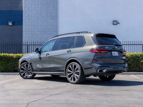 Used 2023 BMW X7 xDrive40i w/ Executive Package image 10