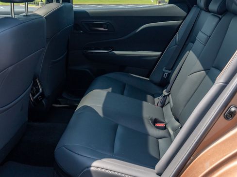 Used 2025 Toyota Crown AWD/4WD image 15