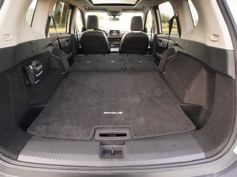 Used 2023 Nissan Rogue SV w/ SV Premium B Package image 34